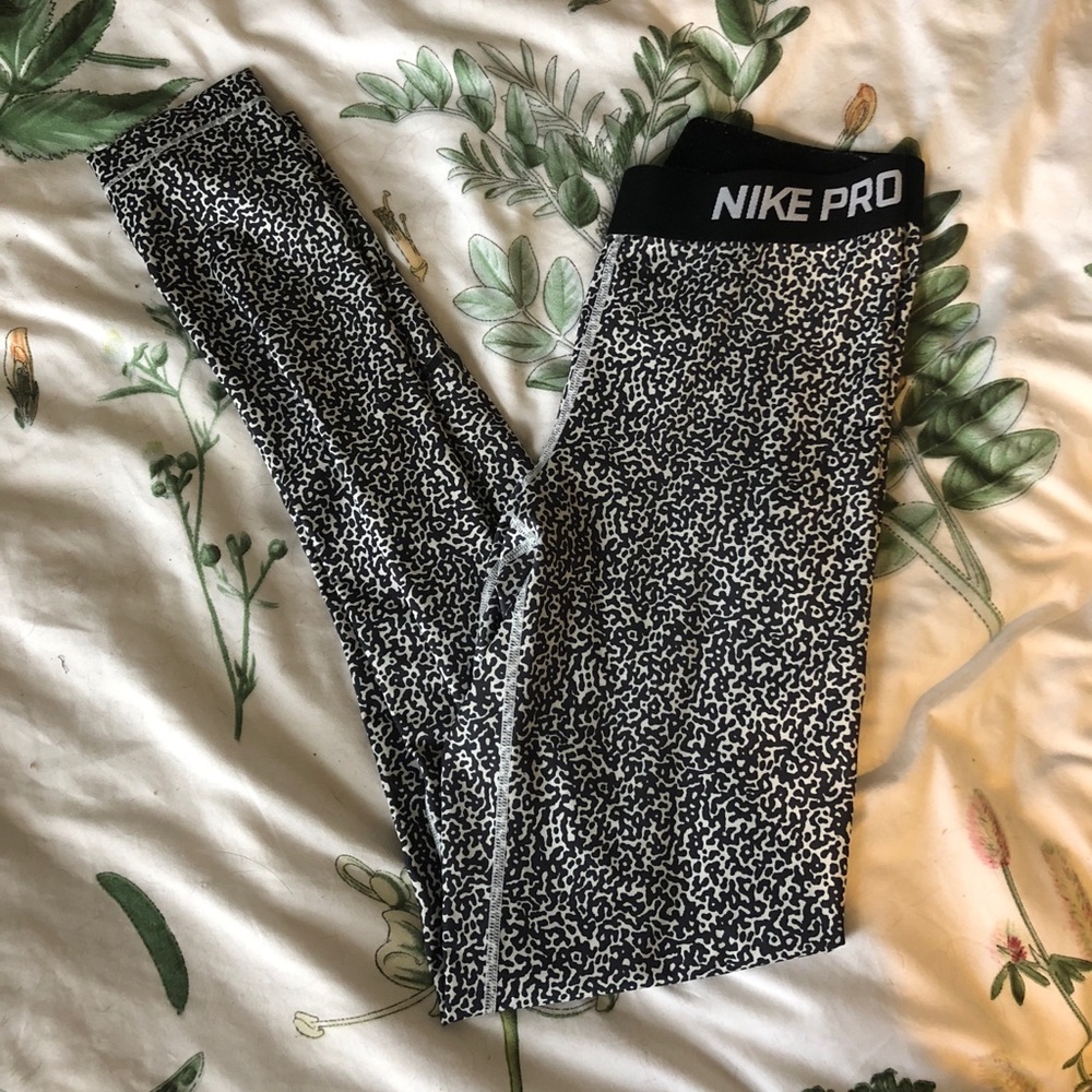 NIKE PRO TIGHTS LEGGINGS LEOPARD ANOMAL PRINT